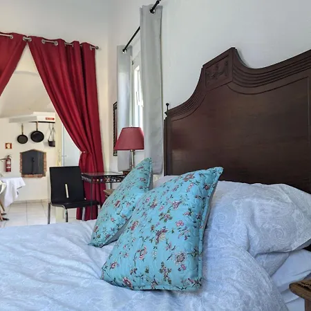 Casa Curral Do Porco بيت للعطل *