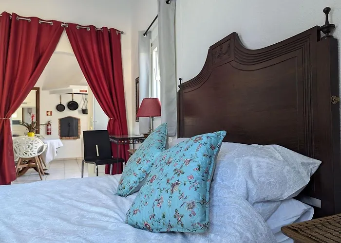 Casa Curral Do Porco بيت للعطل *